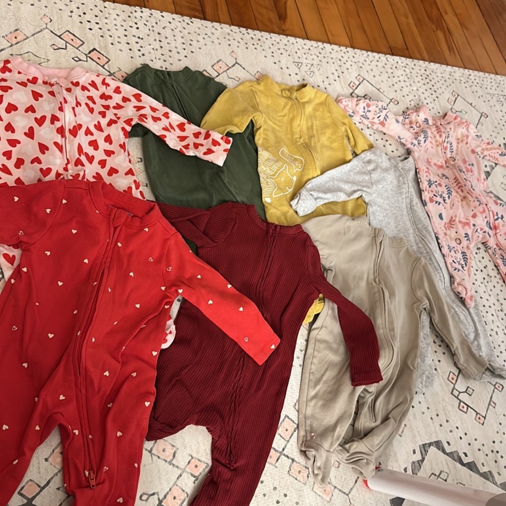 Old navy sleep & play bundle